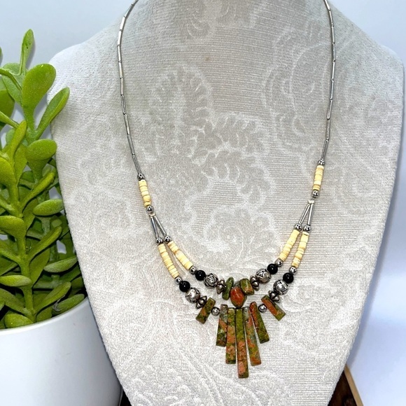 Vintage Korea Silver Tone Necklace 17' Liquid Beads and Jade Boho  Western - Picture 1 of 12